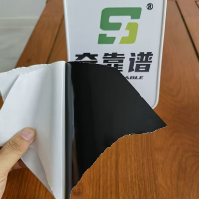 Semi глянцевая бумага BG1133 с черным слипчивым клеем и белым вкладышем Glassine
